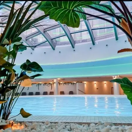 Hanza Tower 23 Pool & Jacussi * Estetino